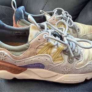 Women’s Flower Mountain Lightweight Casual Sneakers in Beige, Yellow & Purple
